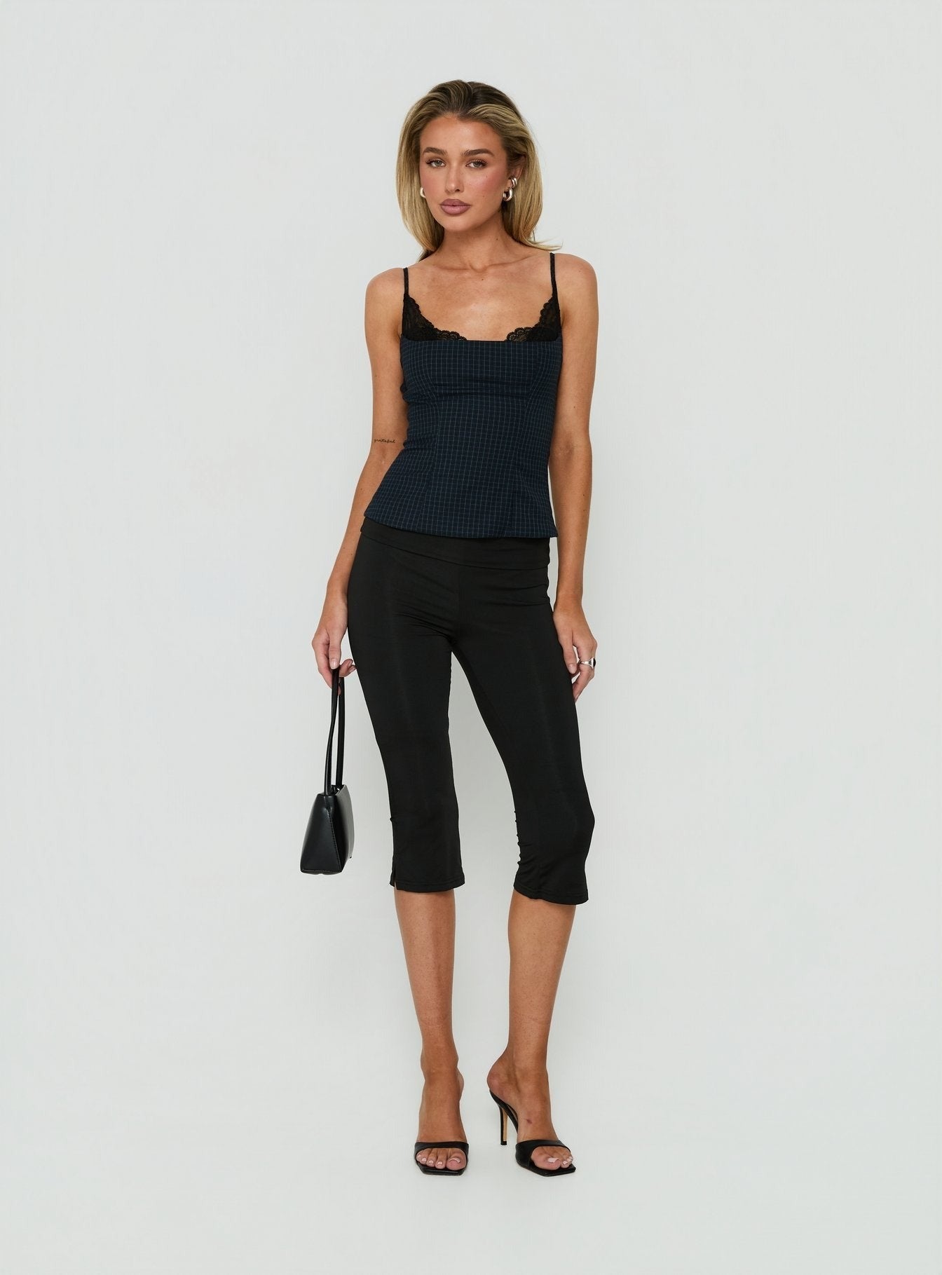 Avedon Foldover Waist Capri Pants Black