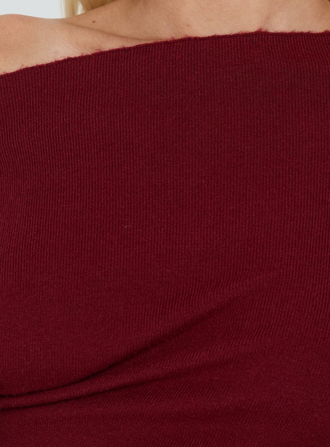 Kaelith Off Shoulder Knit Sweater Wine