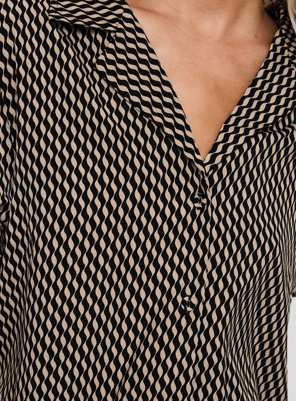 Begonia Shirt Beige / Black