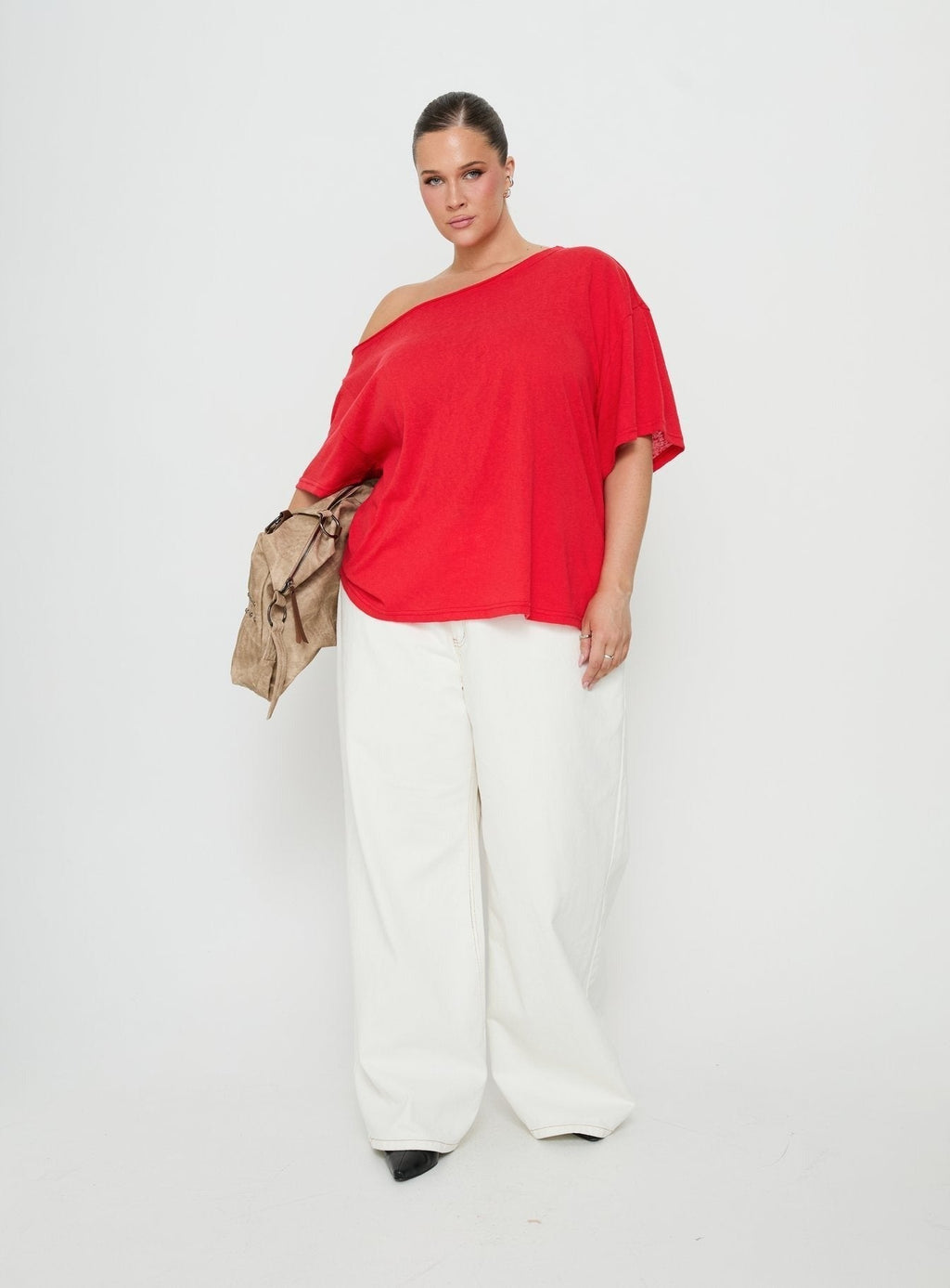 Winny Off Shoulder Tee Red Curve