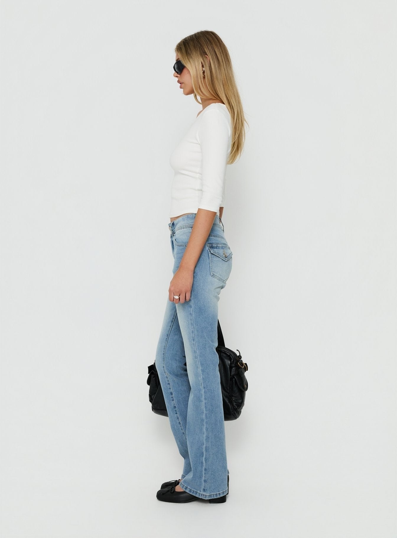Cruise Control Mid Rise Bootleg Jeans Light Vintage Blue