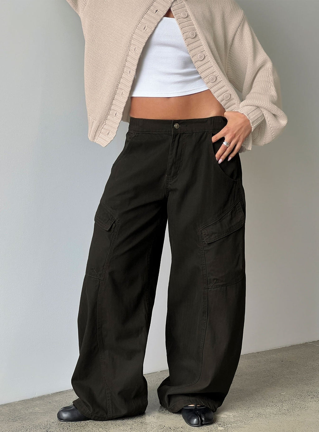 Selective Memory Low Rise Wide Leg Cargo Pants Dark Charcoal