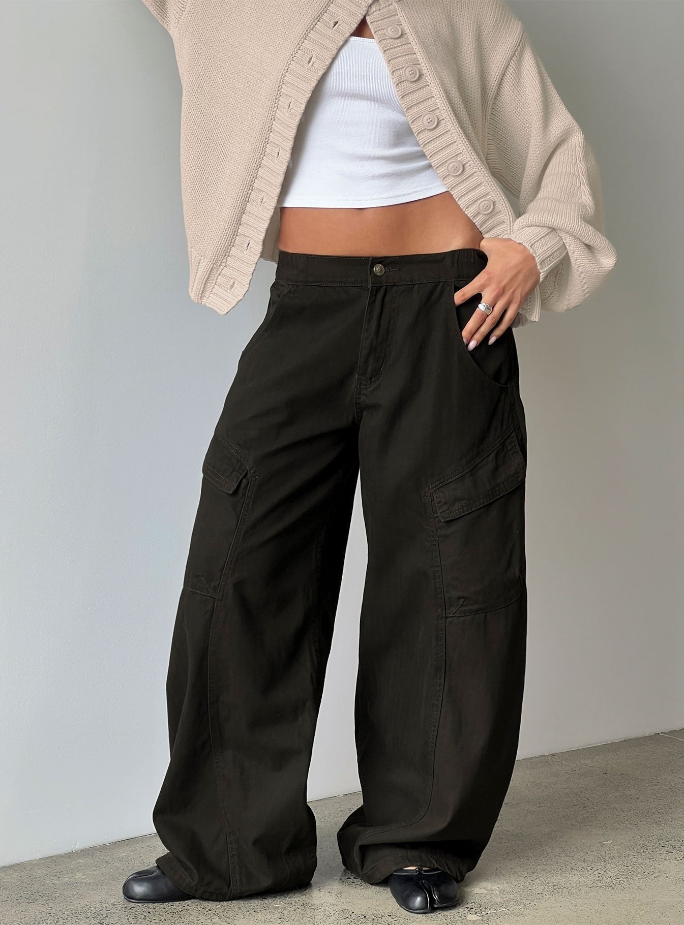 Selective Memory Low Rise Wide Leg Cargo Pants Dark Charcoal