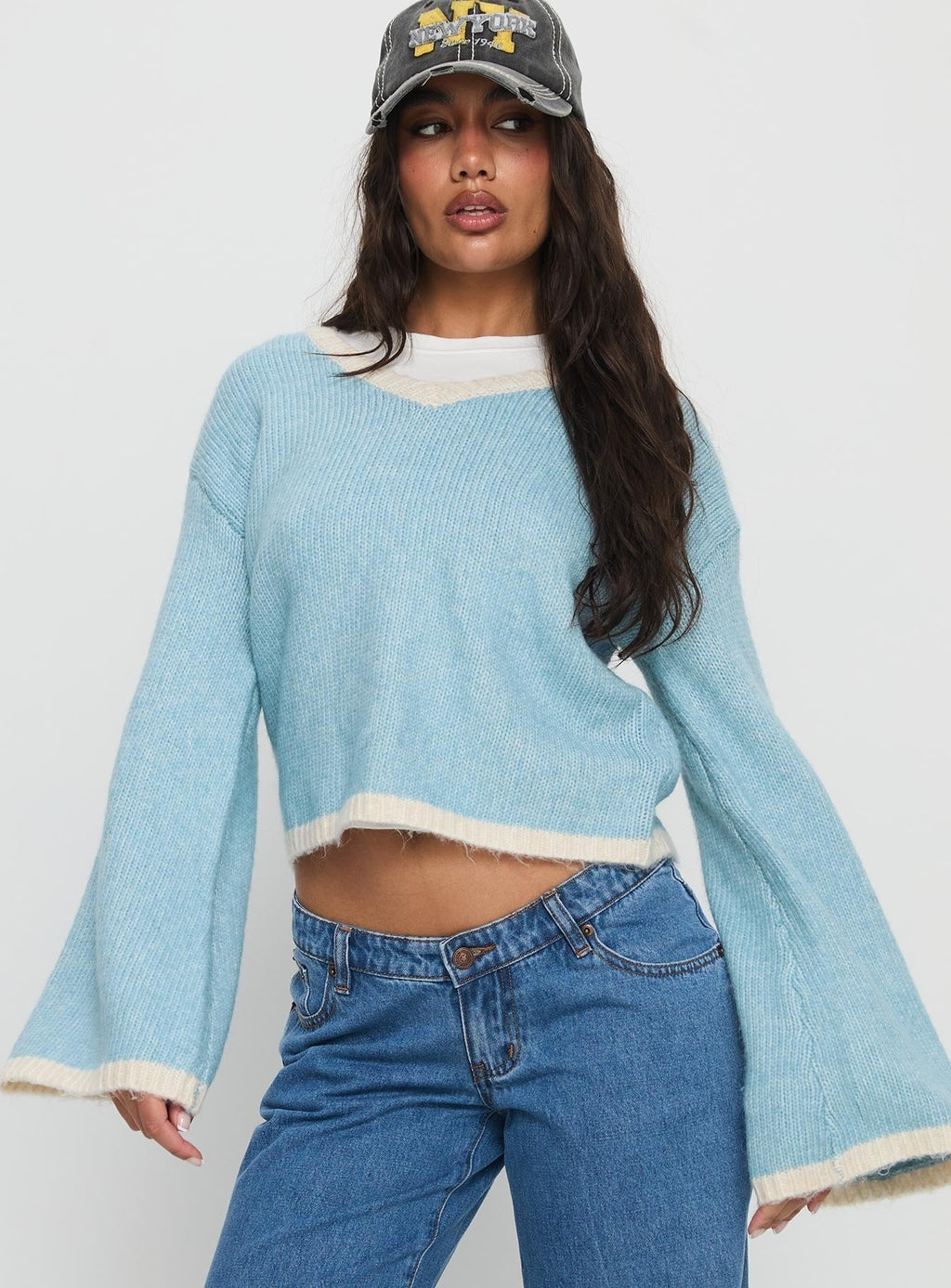 Kaena V Neck Knit Sweater Blue / White