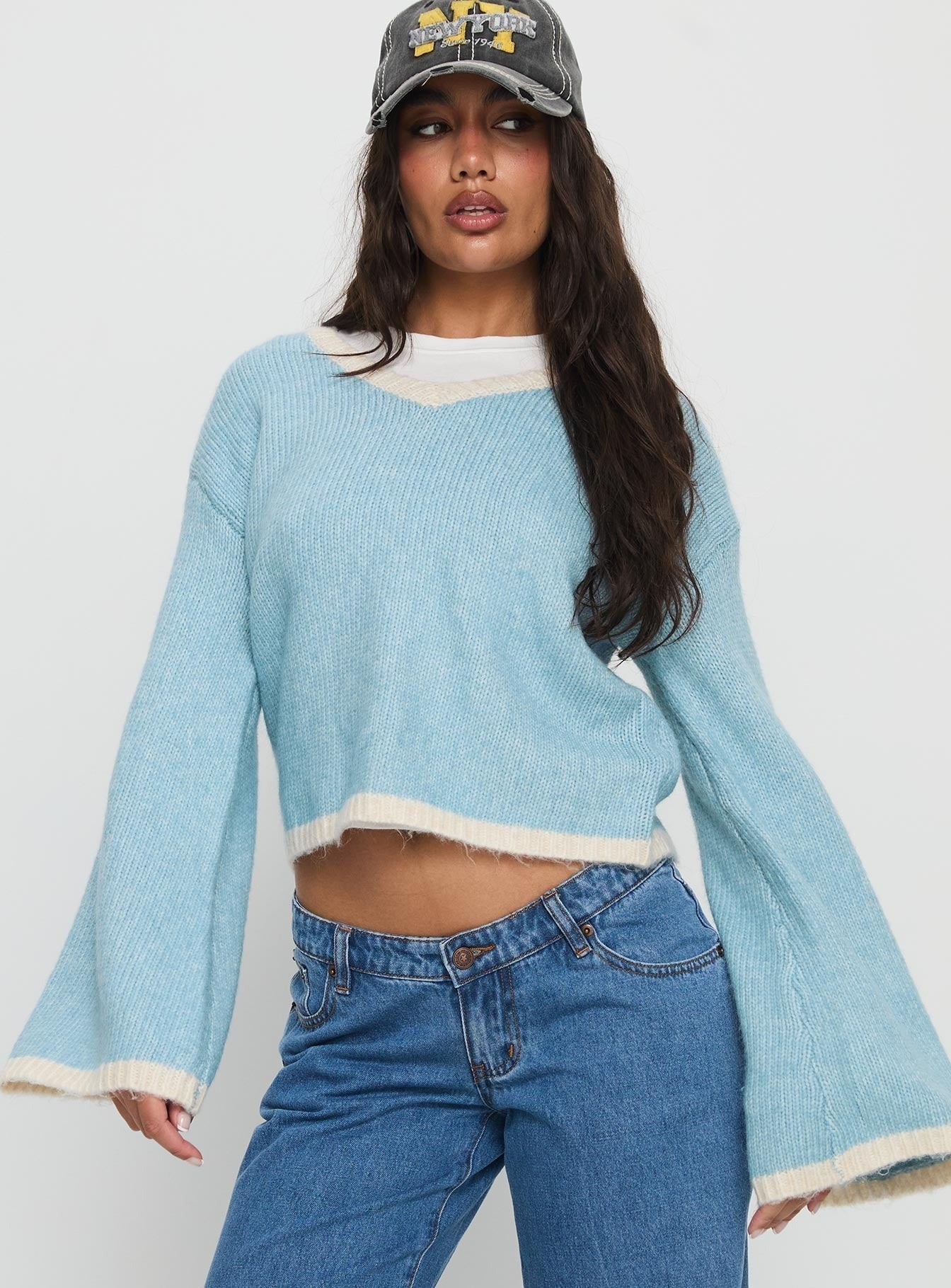 Kaena V Neck Knit Sweater Blue / White