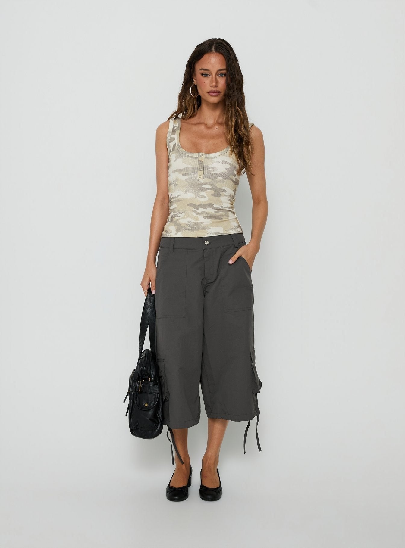Relaxer 3/4 Cargo Pants Charcoal