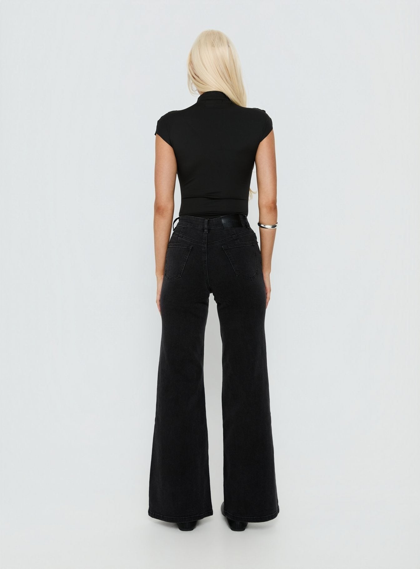 Thearlie High Rise Flared Jeans Washed Black