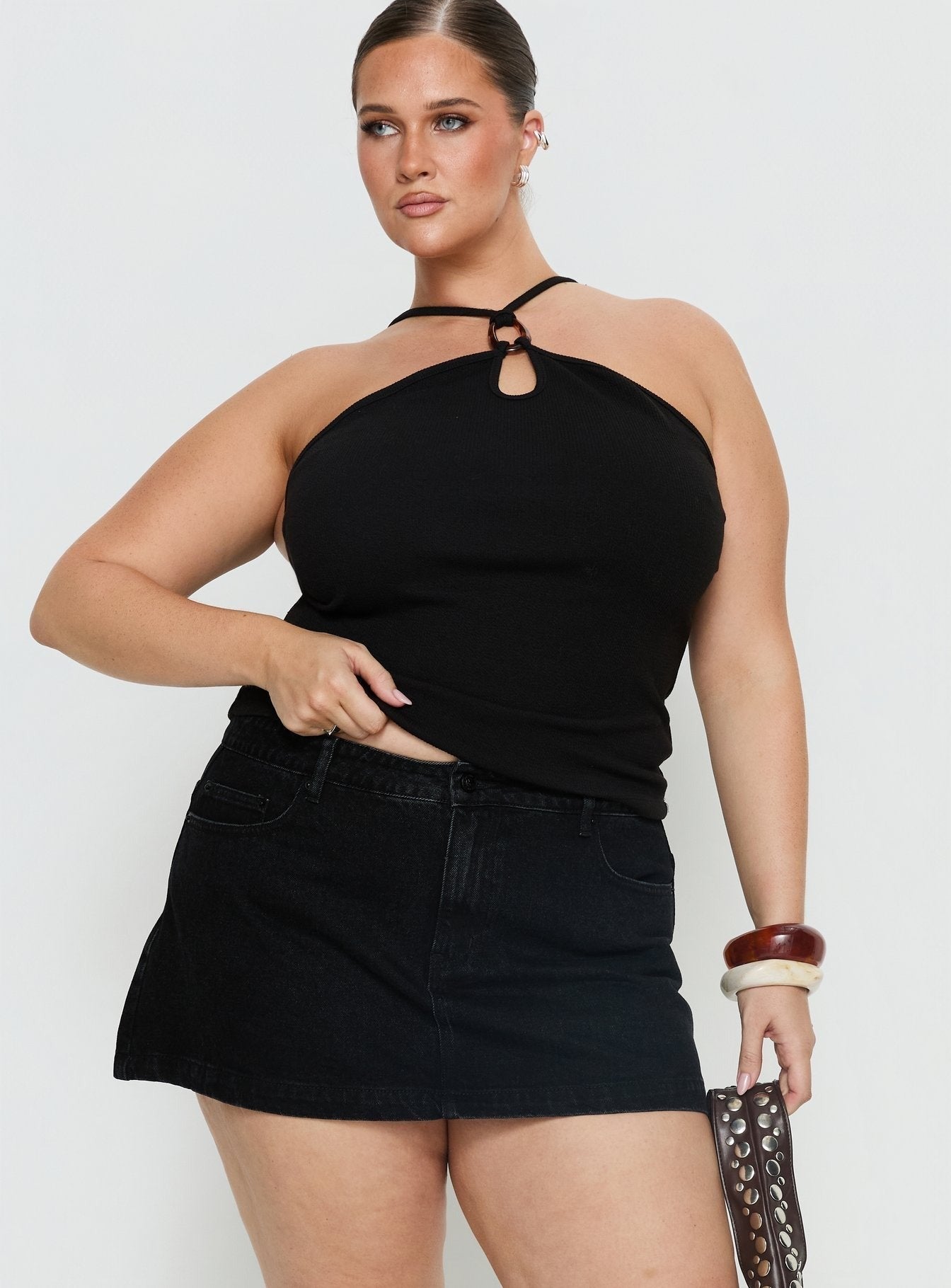 Nicolina Low Rise Denim Mini Skirt Washed Black Curve