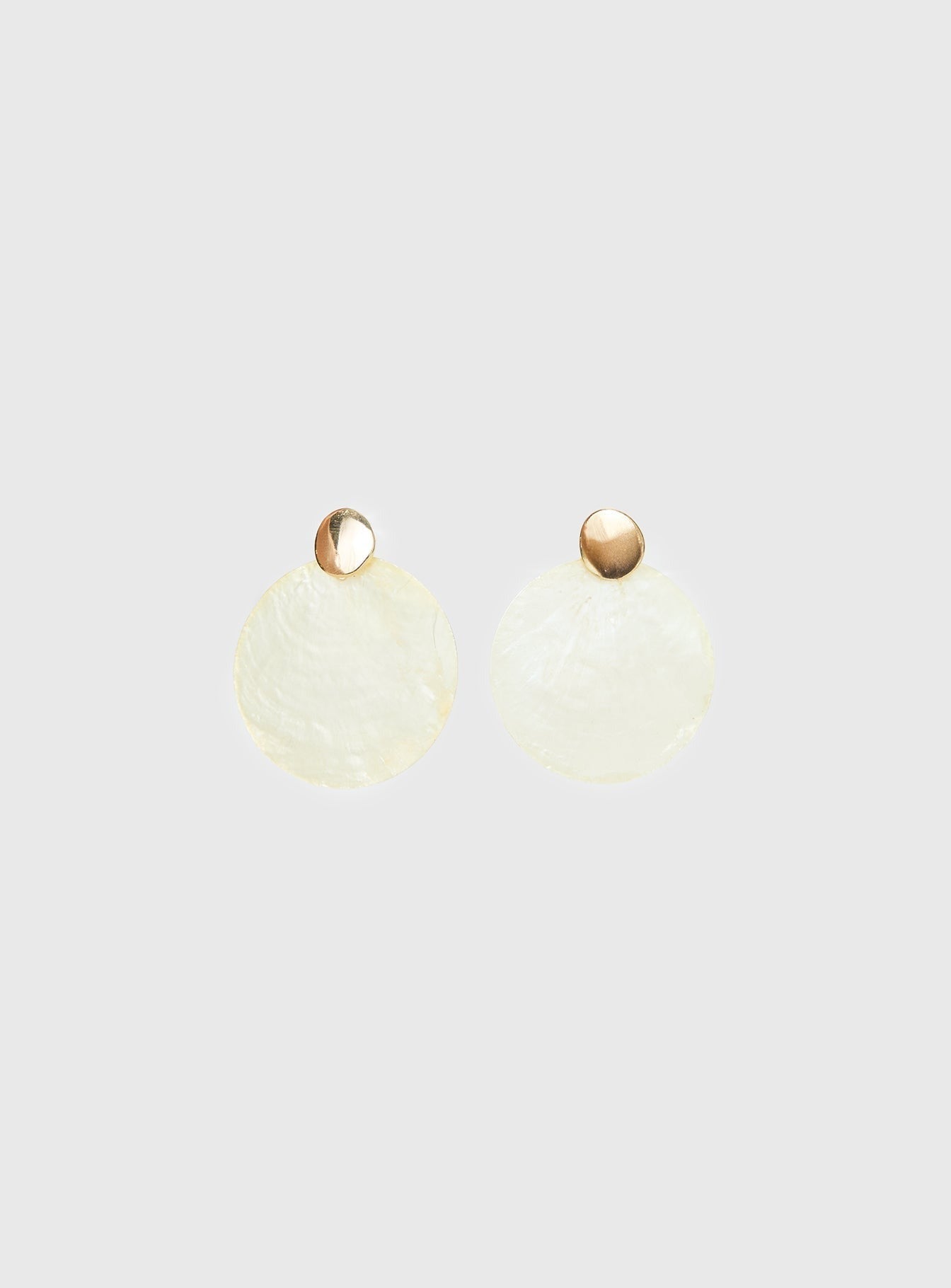 Kinzee Shell Earrings Butter / Gold