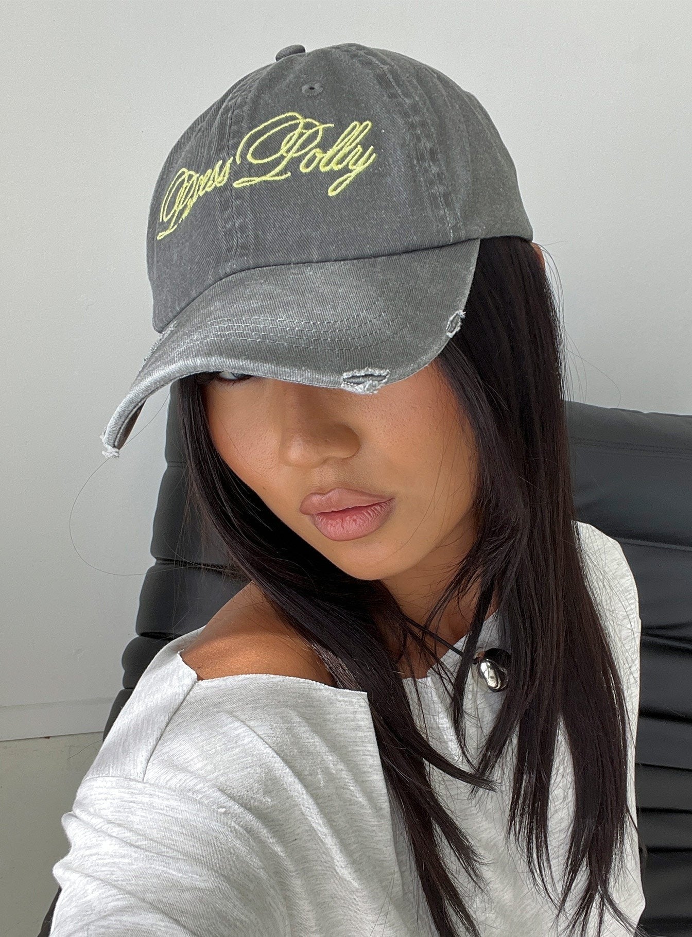 Off Duty Distressed Cap Grey / Yellow