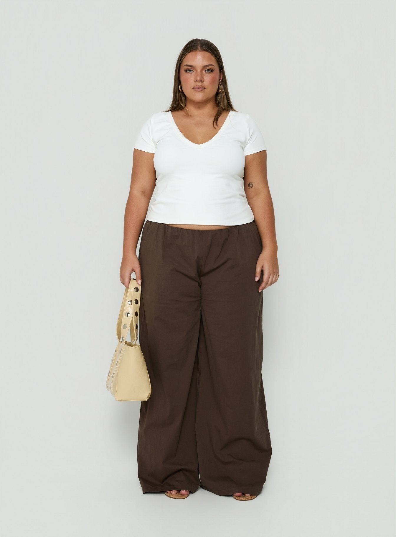 Daily Define Deep V Short Sleeve Top White Curve