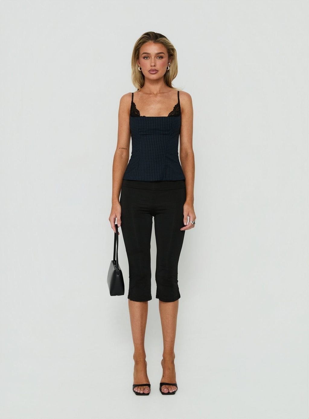 Avedon Foldover Waist Capri Pants Black