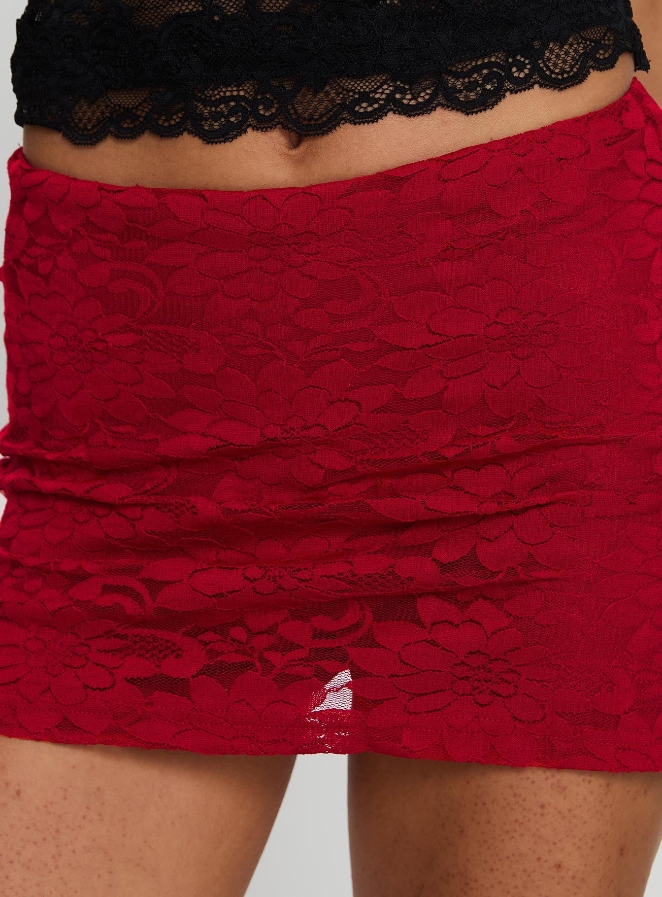 Gigi Lace Skort Red
