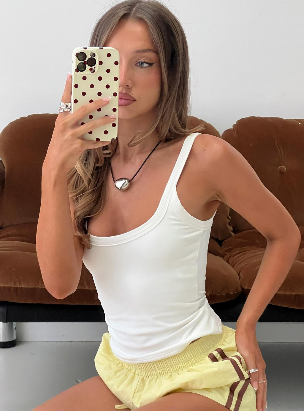 Milda iPhone Case Butter / Brown Polka