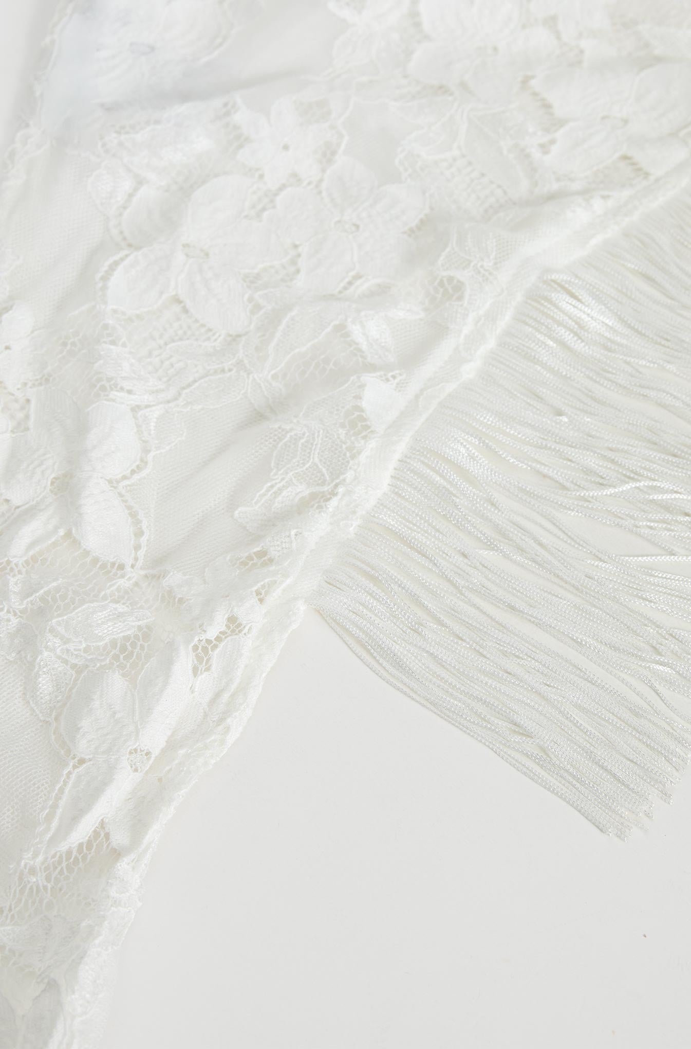 Elizebeth Tie Waist Tassel Belt White