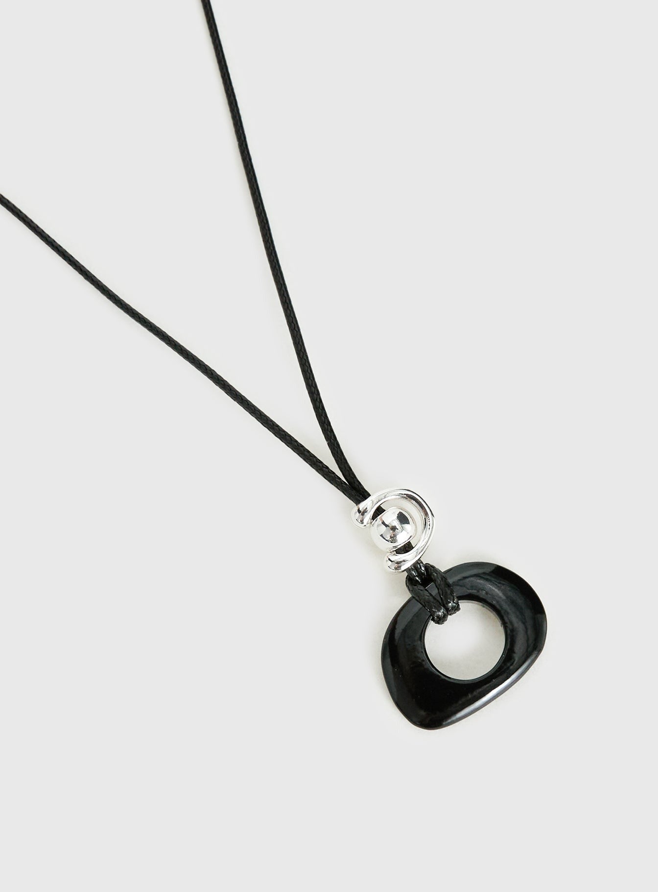 Static Romance Pendant Necklace Black