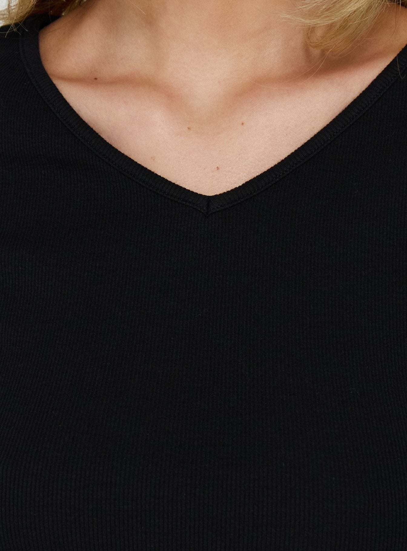 Bridgeta V Neck 3/4 Sleeve Top Black