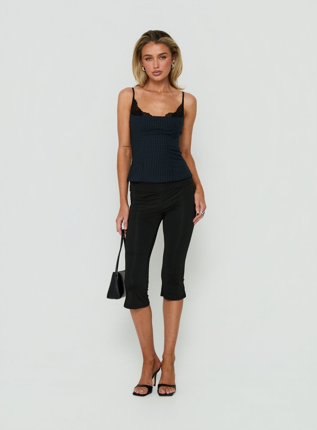 Avedon Foldover Waist Capri Pants Black