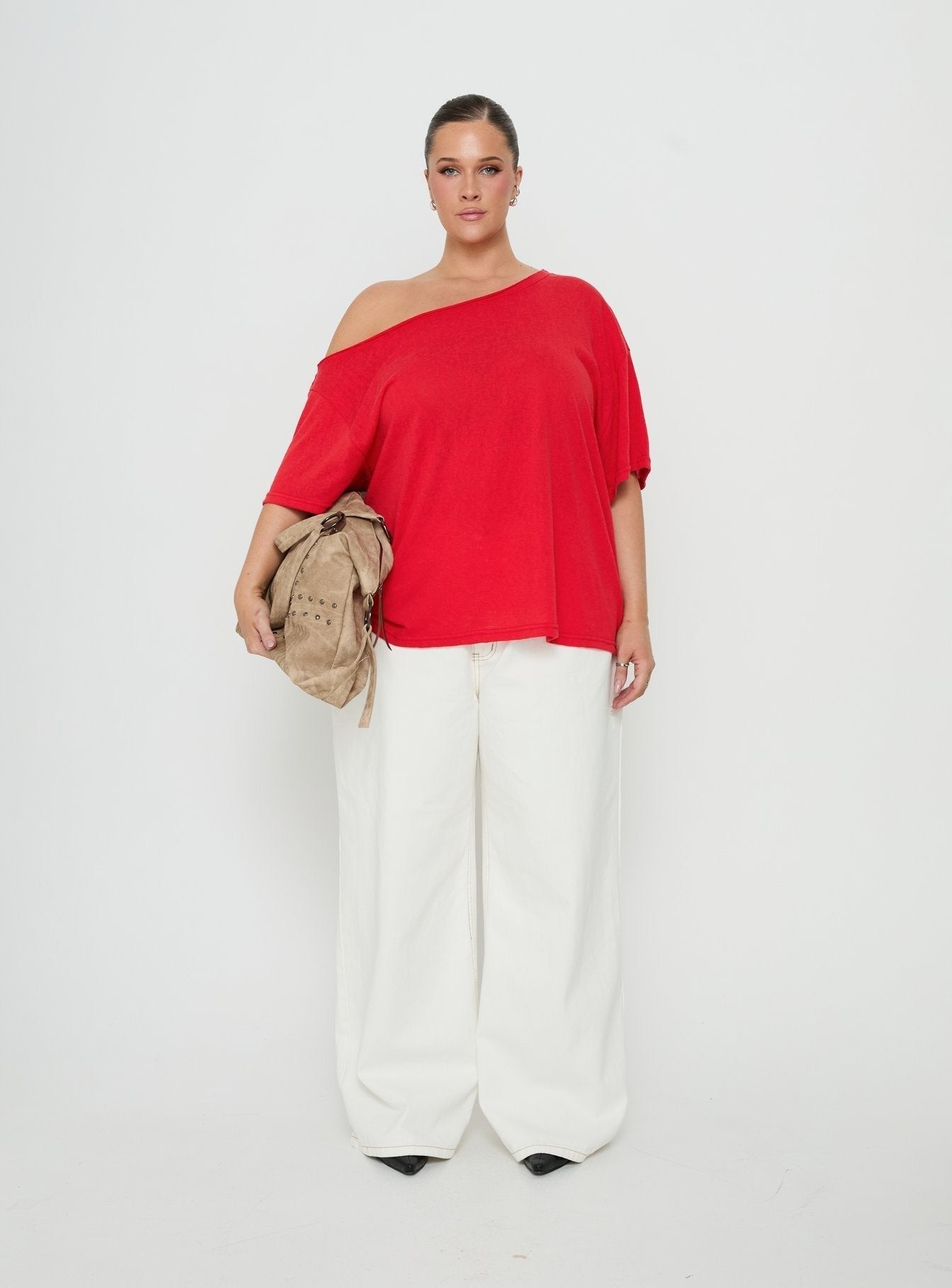 Winny Off Shoulder Tee Red Curve