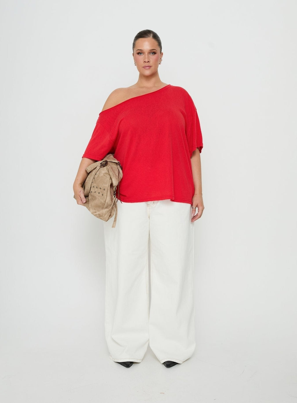 Winny Off Shoulder Tee Red Curve