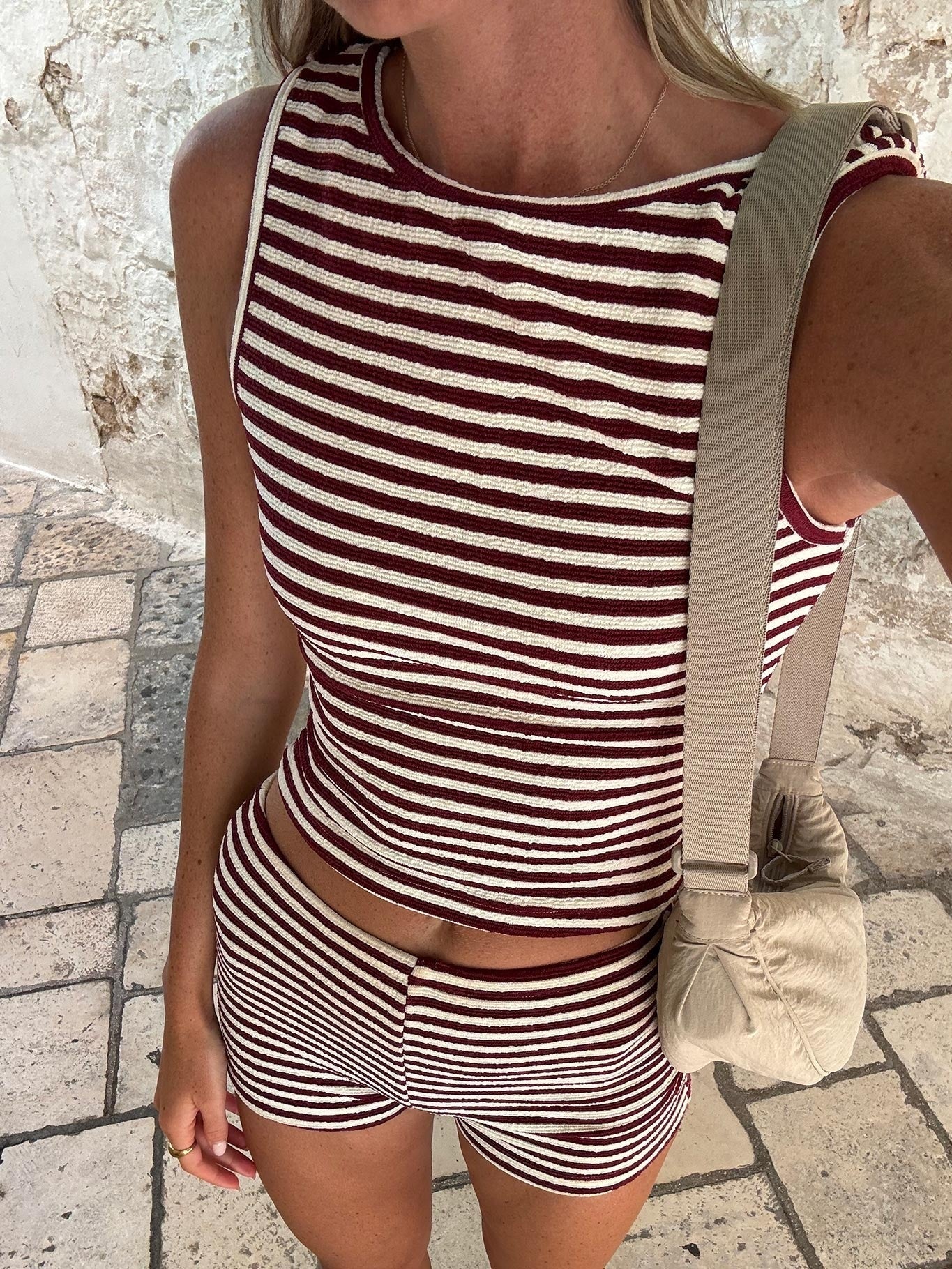 Henree Set Burgundy Stripe