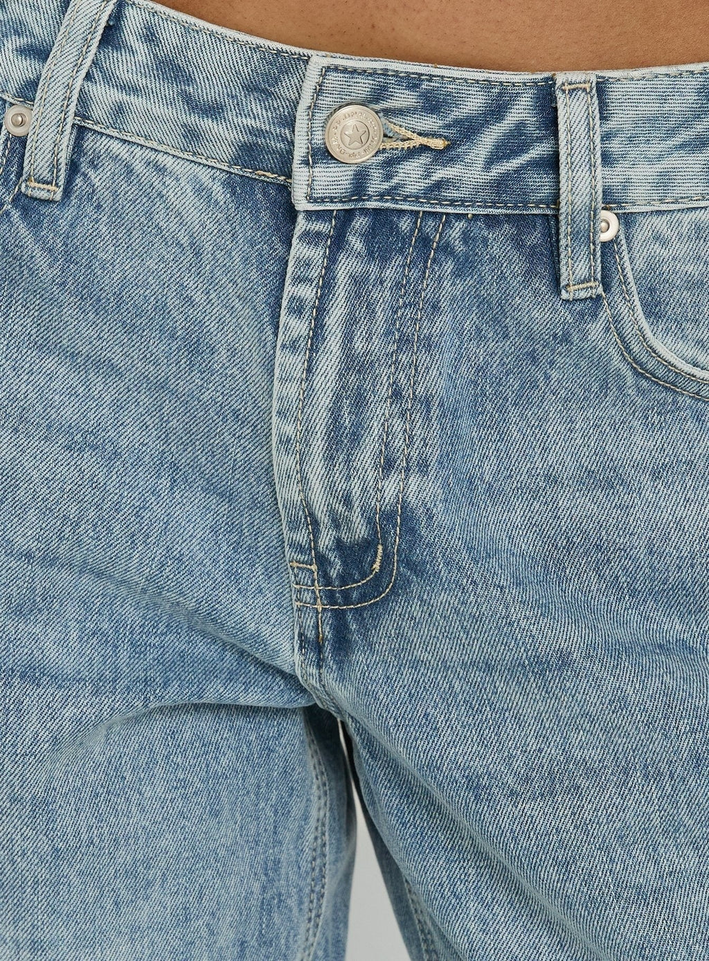 Serenitia Mid Rise Relaxed Cuff Jeans Light Vintage Wash
