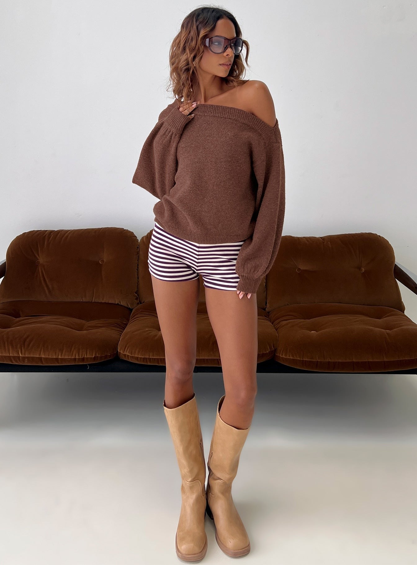 Noble Off The Shoulder Sweater Chocolate