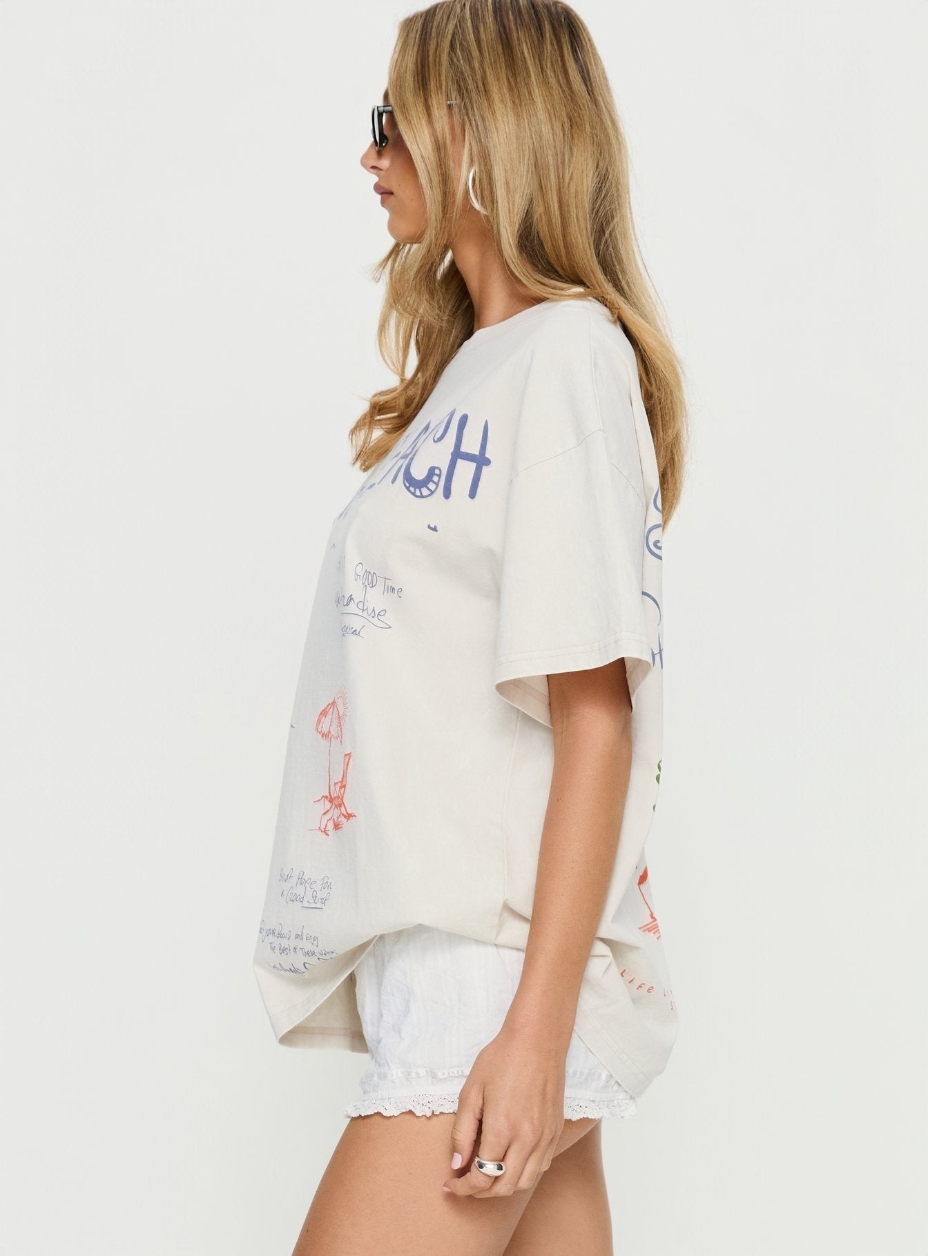 Long Beach Oversized Graphic Top Cream