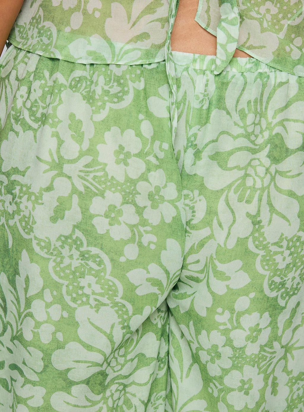 Finesse Pants Green Floral Curve