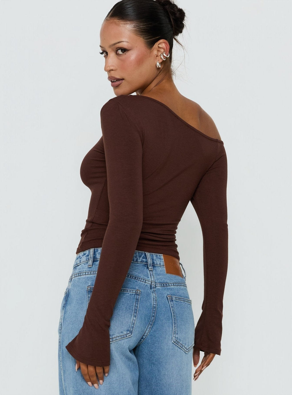 Kleoh Off Shoulder Long Sleeve Henley Top Brown
