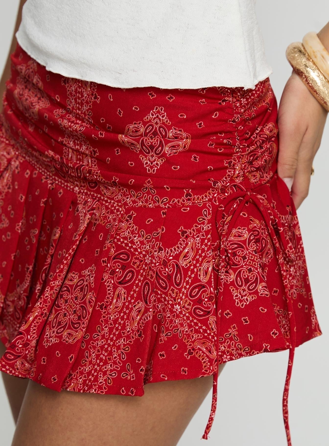 Kourtie Pleated Mini Skirt Red Paisley