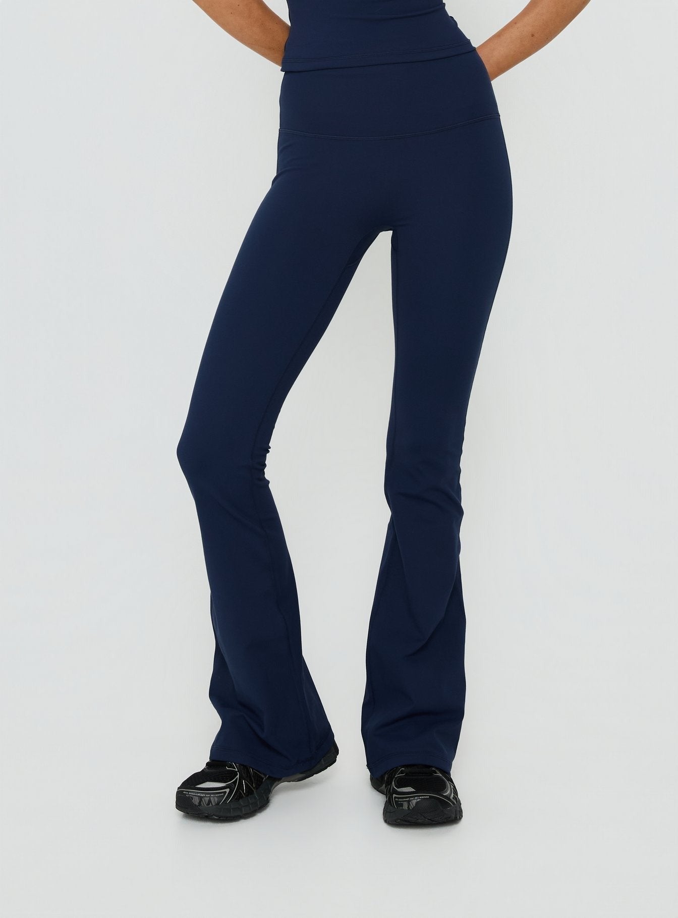 Energize Active Invisible Scrunch Flare Leggings Navy
