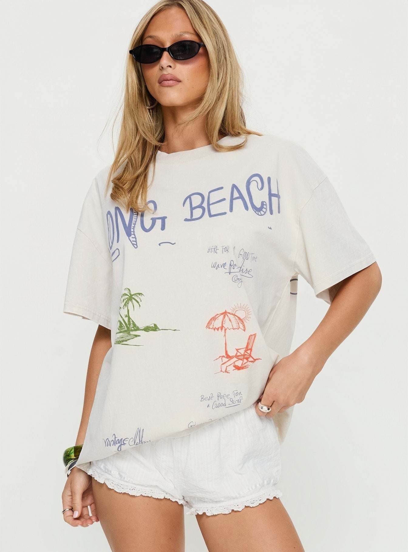 Long Beach Oversized Graphic Top Cream