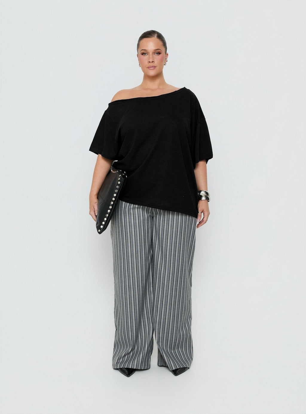 Winny Off Shoulder Tee Black Curve
