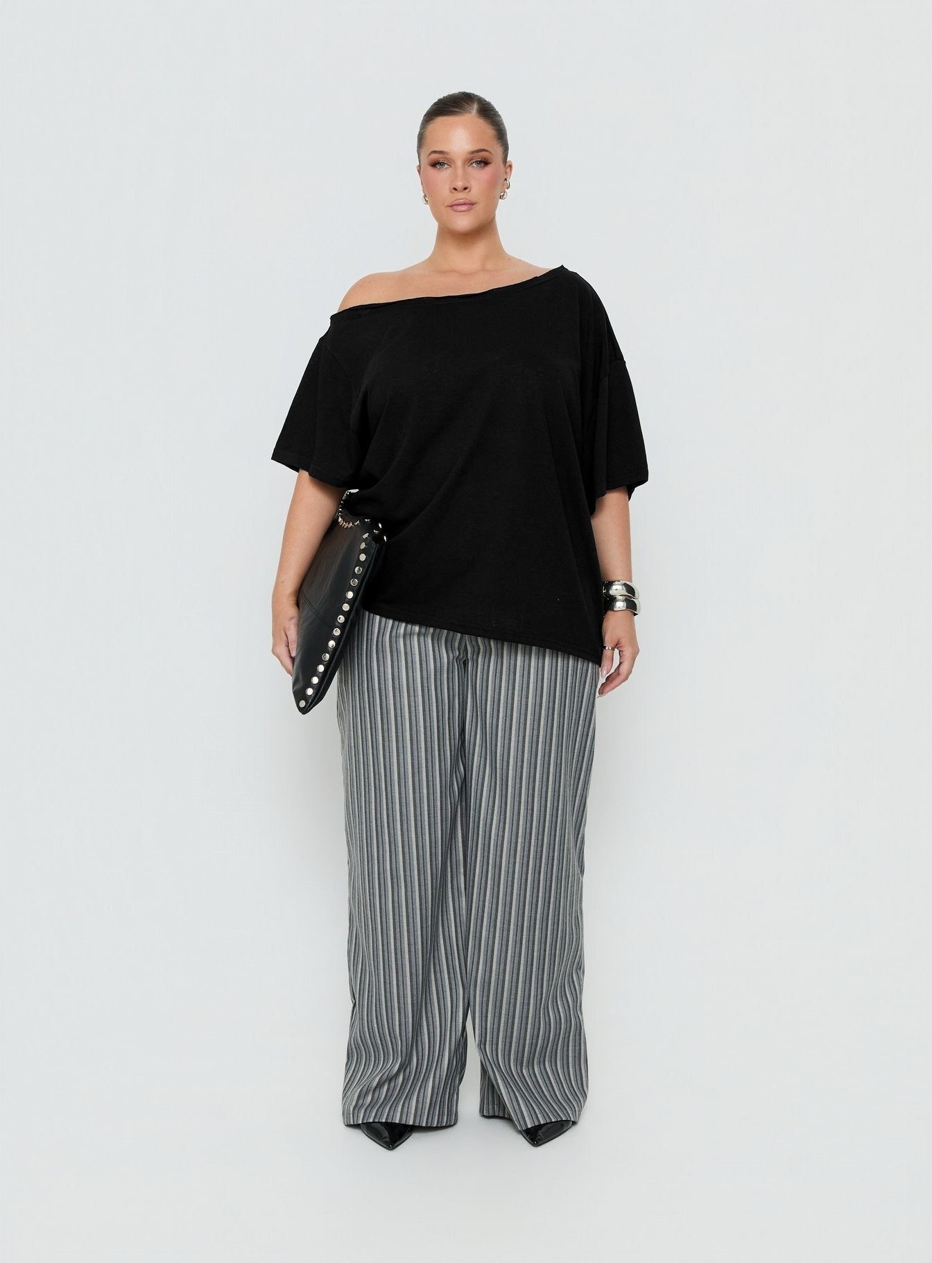 Winny Off Shoulder Tee Black Curve