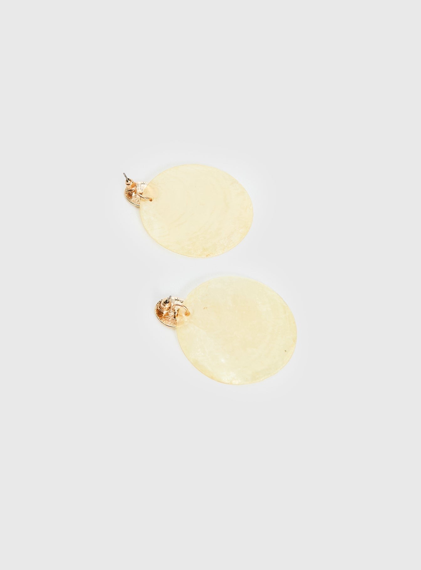 Kinzee Shell Earrings Butter / Gold