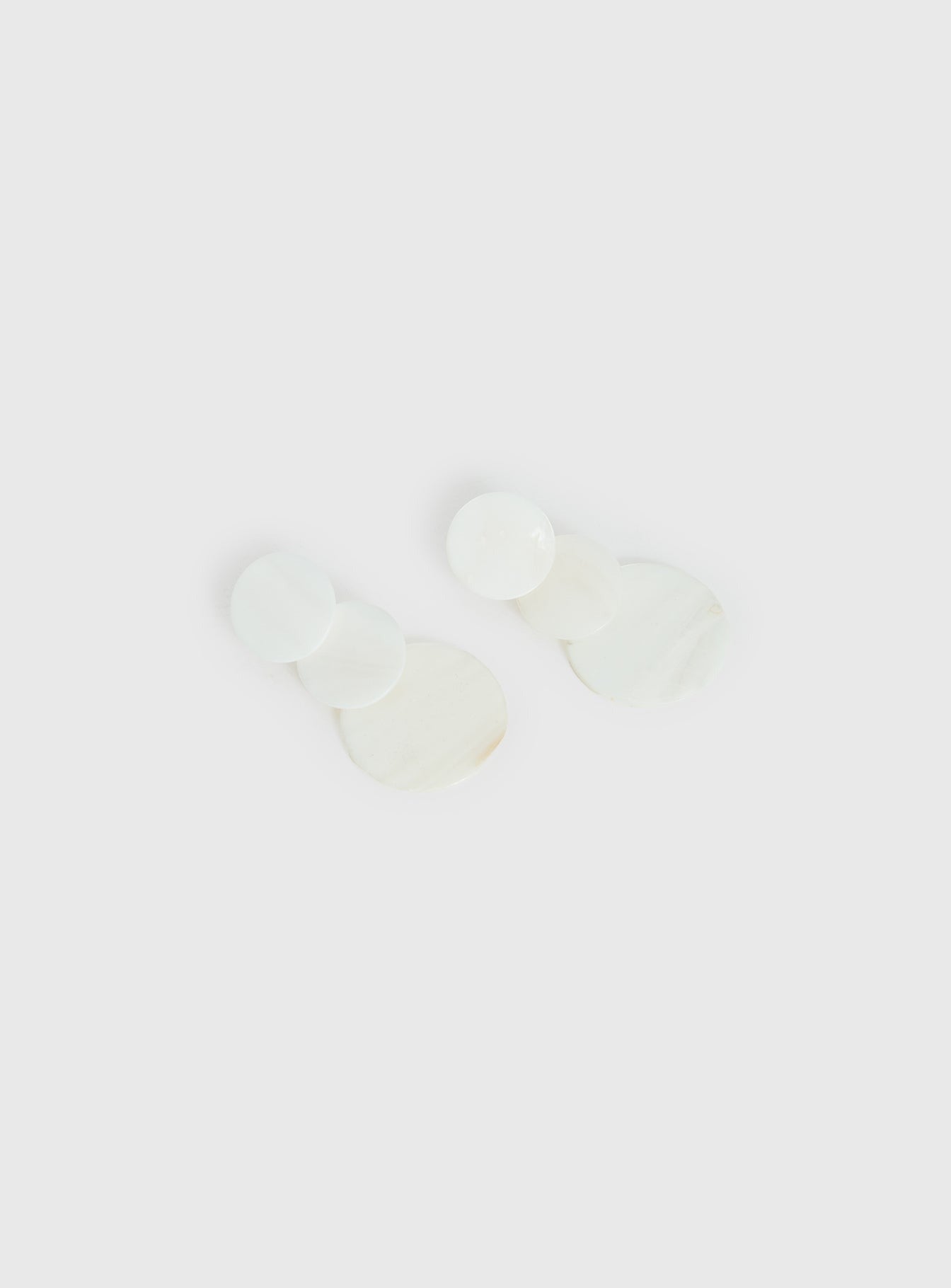 Terza Shell Tiered Earrings White