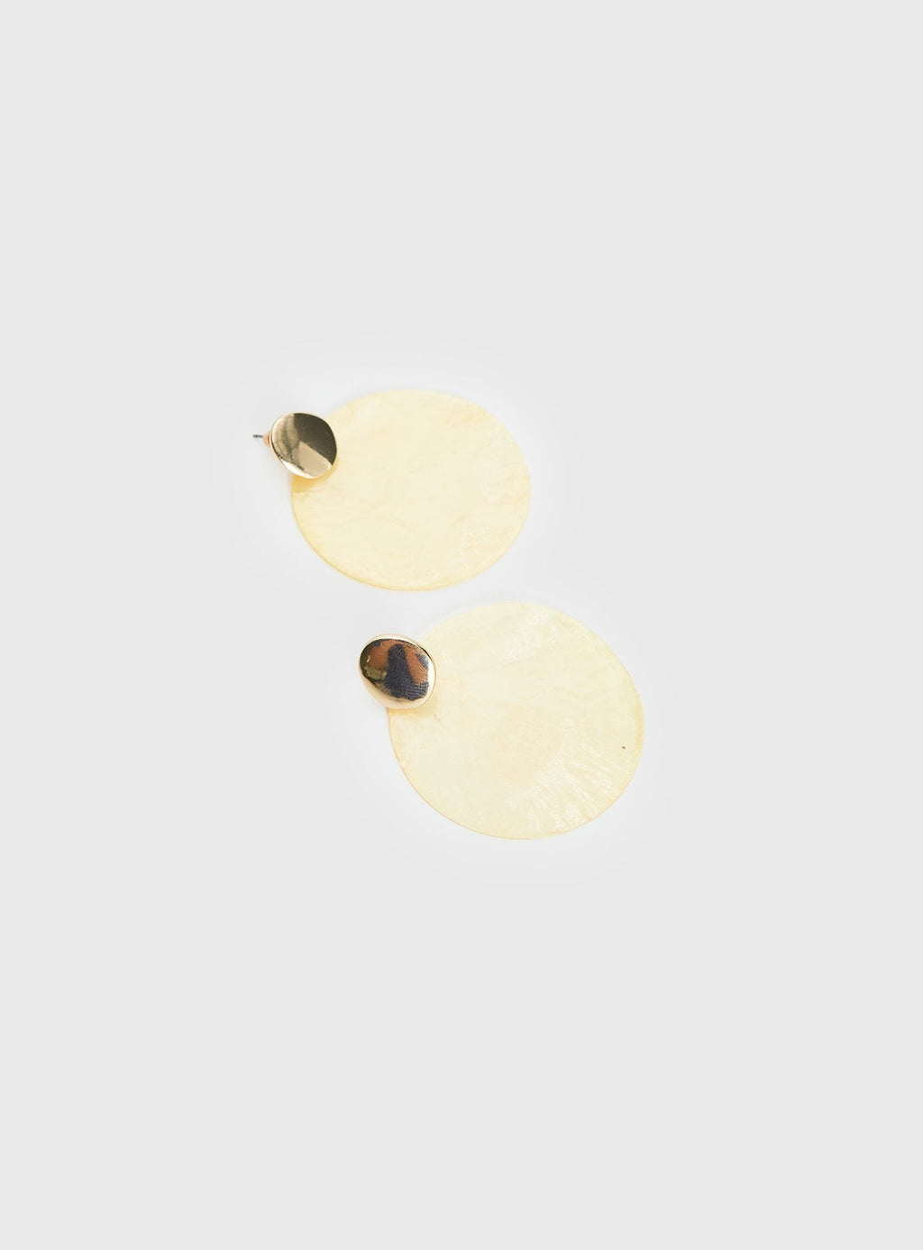 Kinzee Shell Earrings Butter / Gold