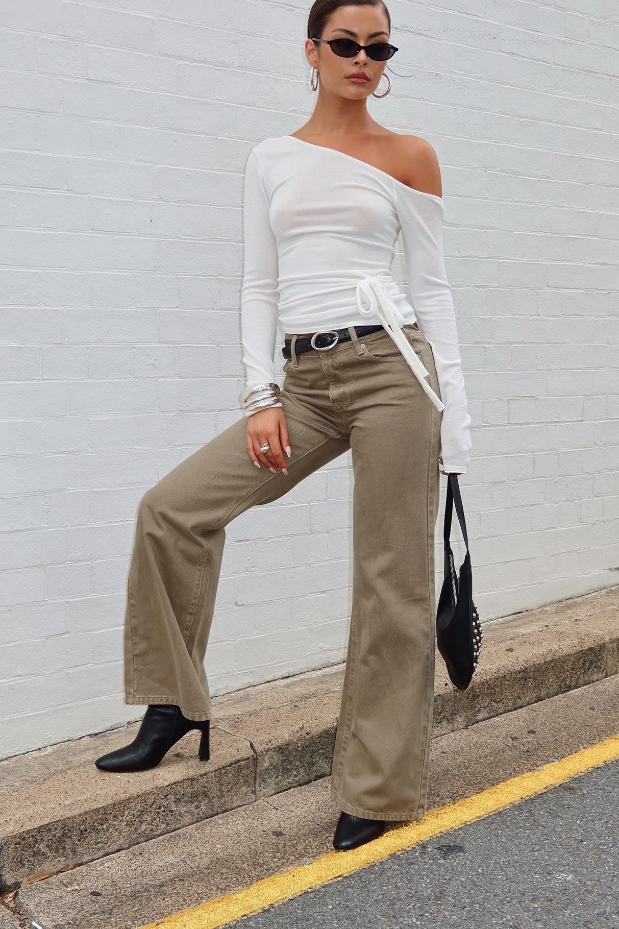 Under Control Mid Rise Wide Leg Jeans Washed Brown